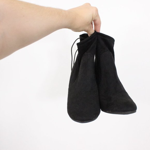 *Christian Siriano By Payless Black Ankle Boot - Picture 3 of 5